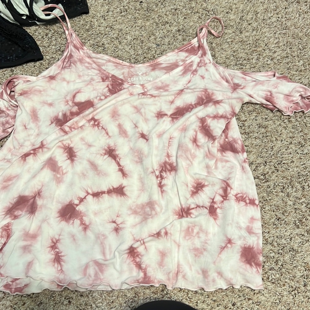 American Eagle off the shoulder tank!